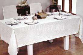 Изысканный столовый набор TUL от Maison D 'or с декоративным кружевным рисунком по краям скатерти. Элегантные  декоративные салфетки подчеркнут стиль вашего кухонного интерьера.